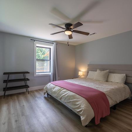 阿什维尔Mid-Century Modern Impeccable Remodel With Hot Tub别墅 外观 照片