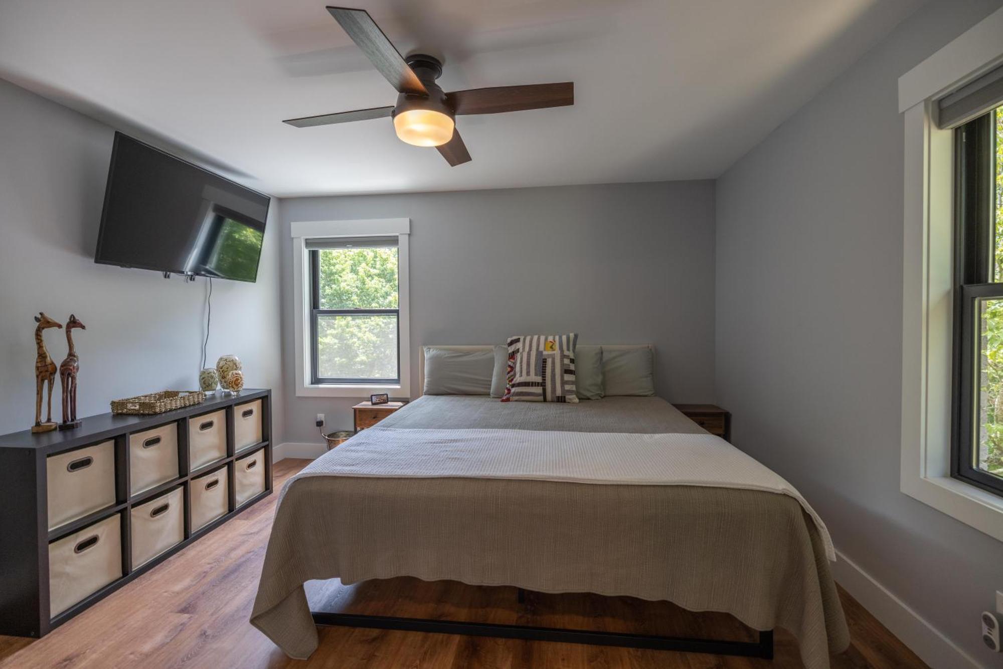 阿什维尔Mid-Century Modern Impeccable Remodel With Hot Tub别墅 外观 照片